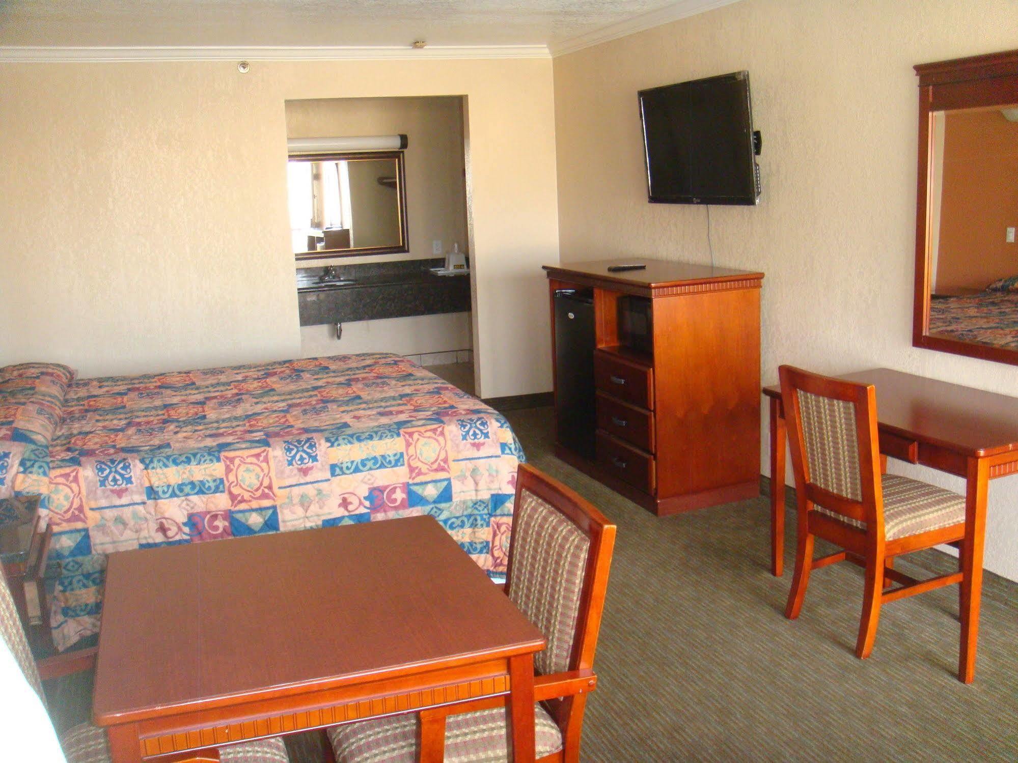 Budget Inn Ла-Пуенте Екстер'єр фото